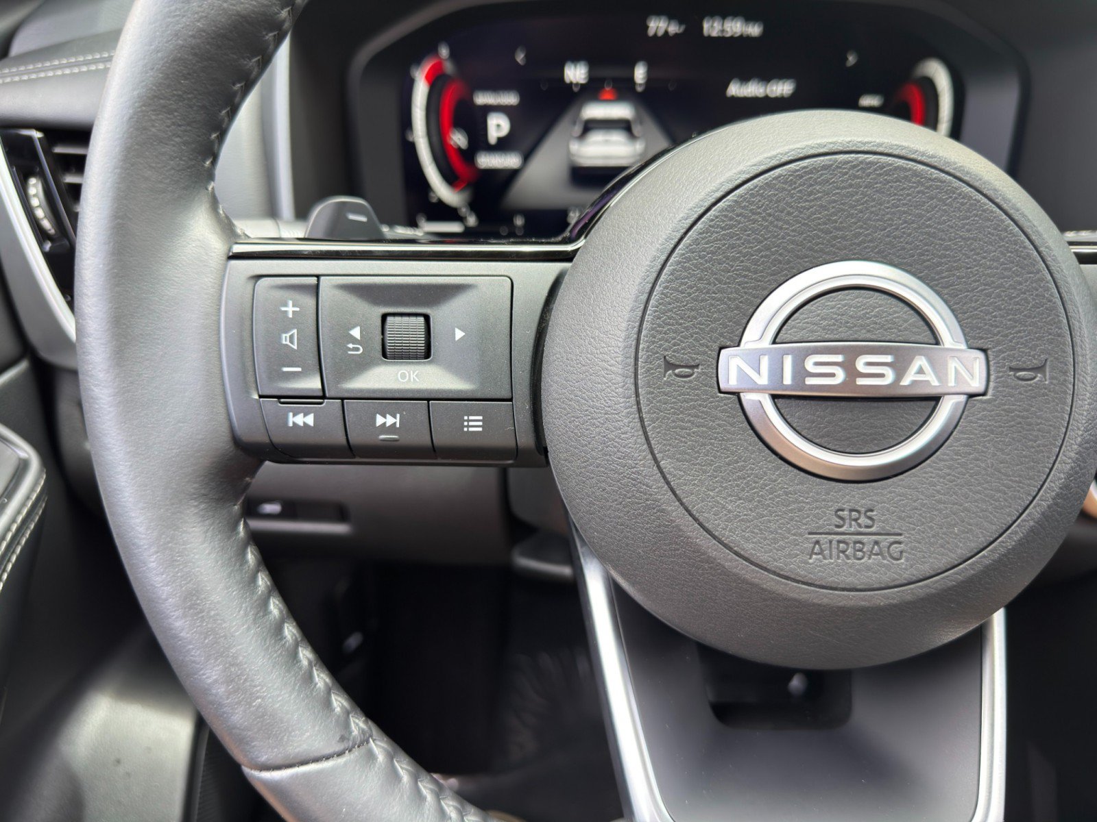 Used 2024 Nissan Rogue SL w/ SL Premium Package FWD image 21