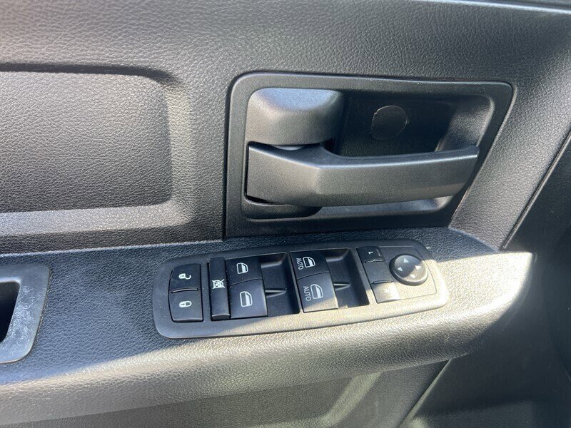 Used 2022 RAM 2500 Tradesman w/ Chrome Appearance Group AWD/4WD image 14