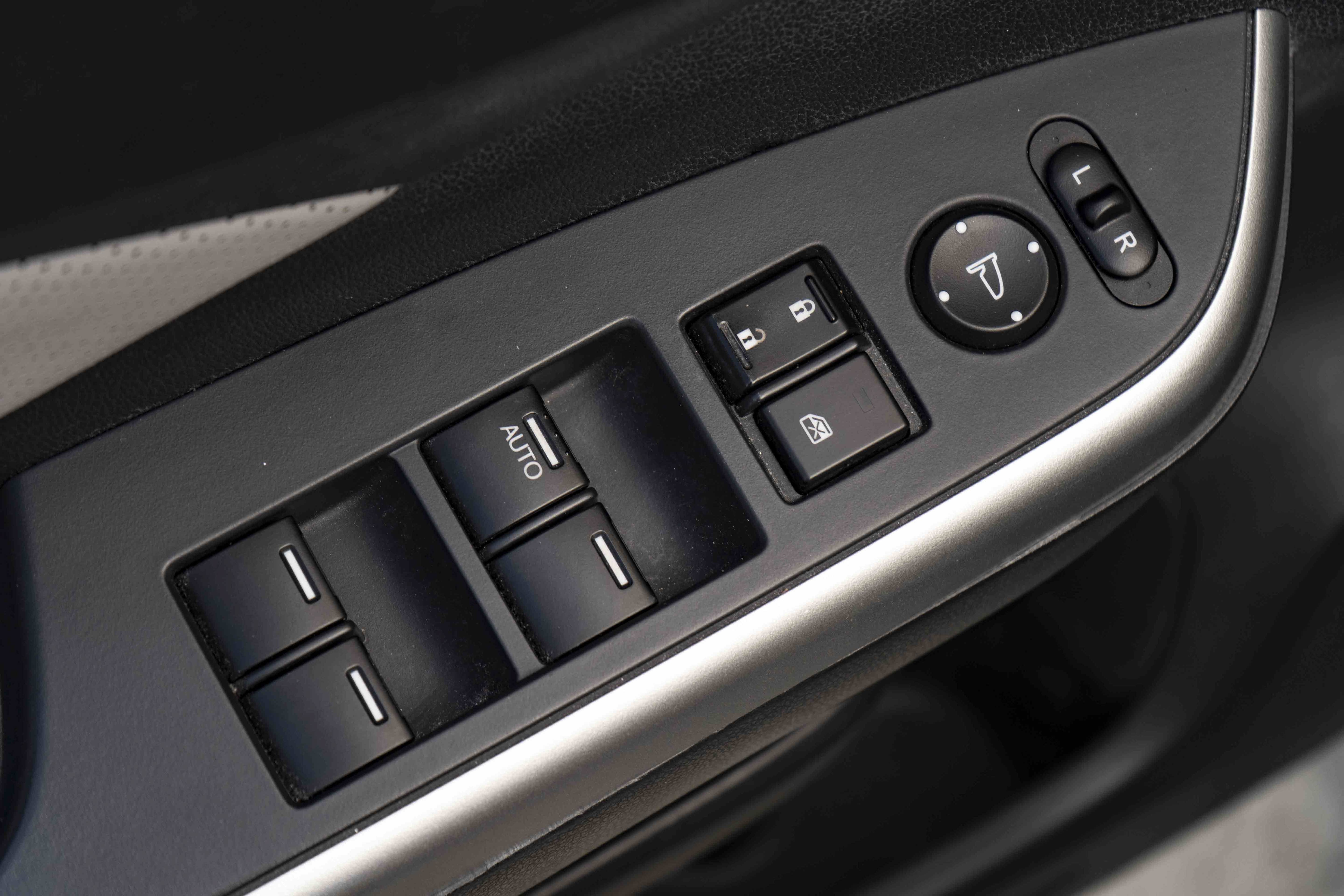 Used 2015 Honda CR-V Touring image 36