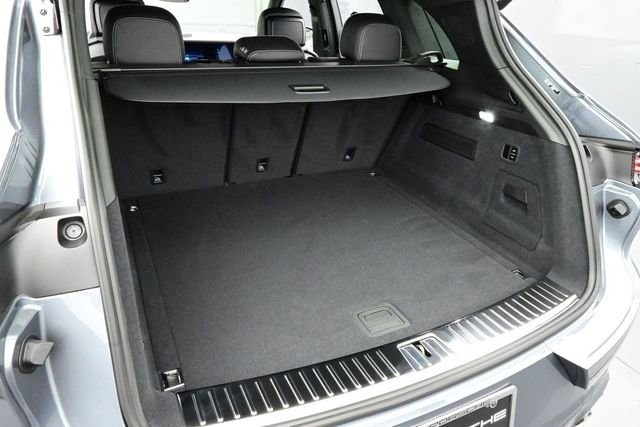 New 2026 Porsche Cayenne GTS AWD/4WD image 16