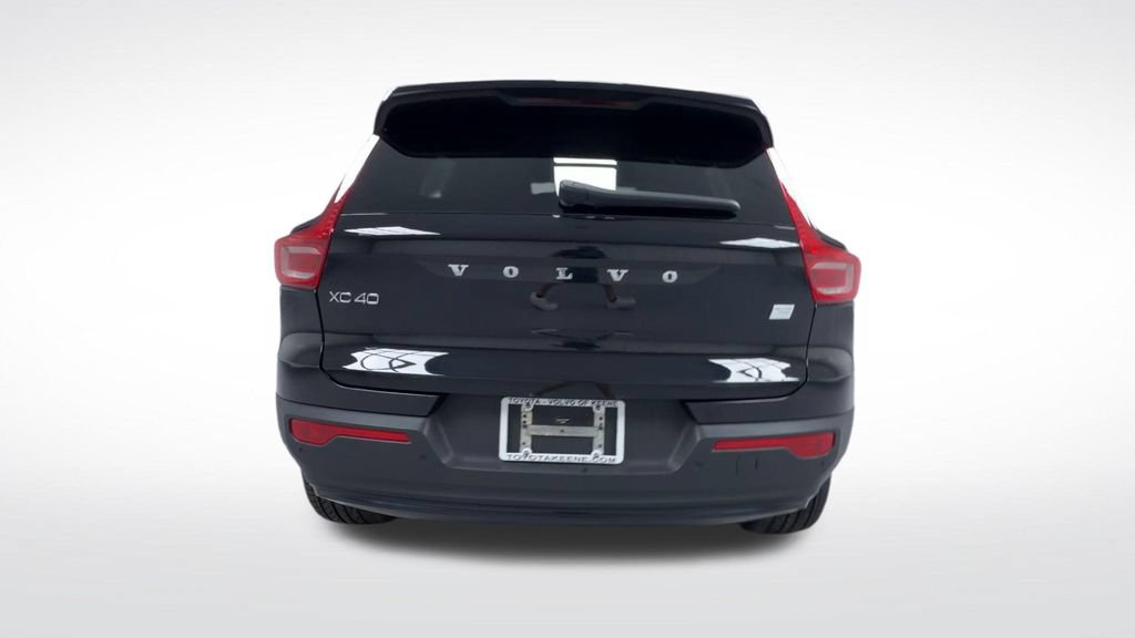 Used 2023 Volvo XC40 Recharge Plus AWD/4WD image 7