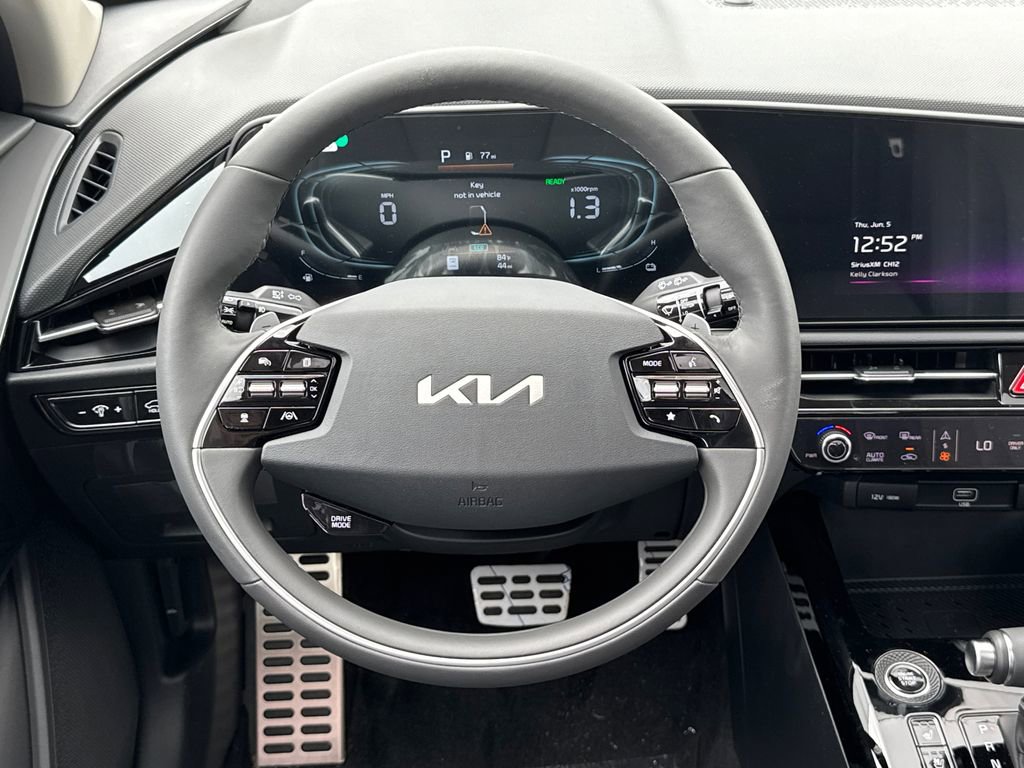 New 2025 Kia Niro SX Touring image 23