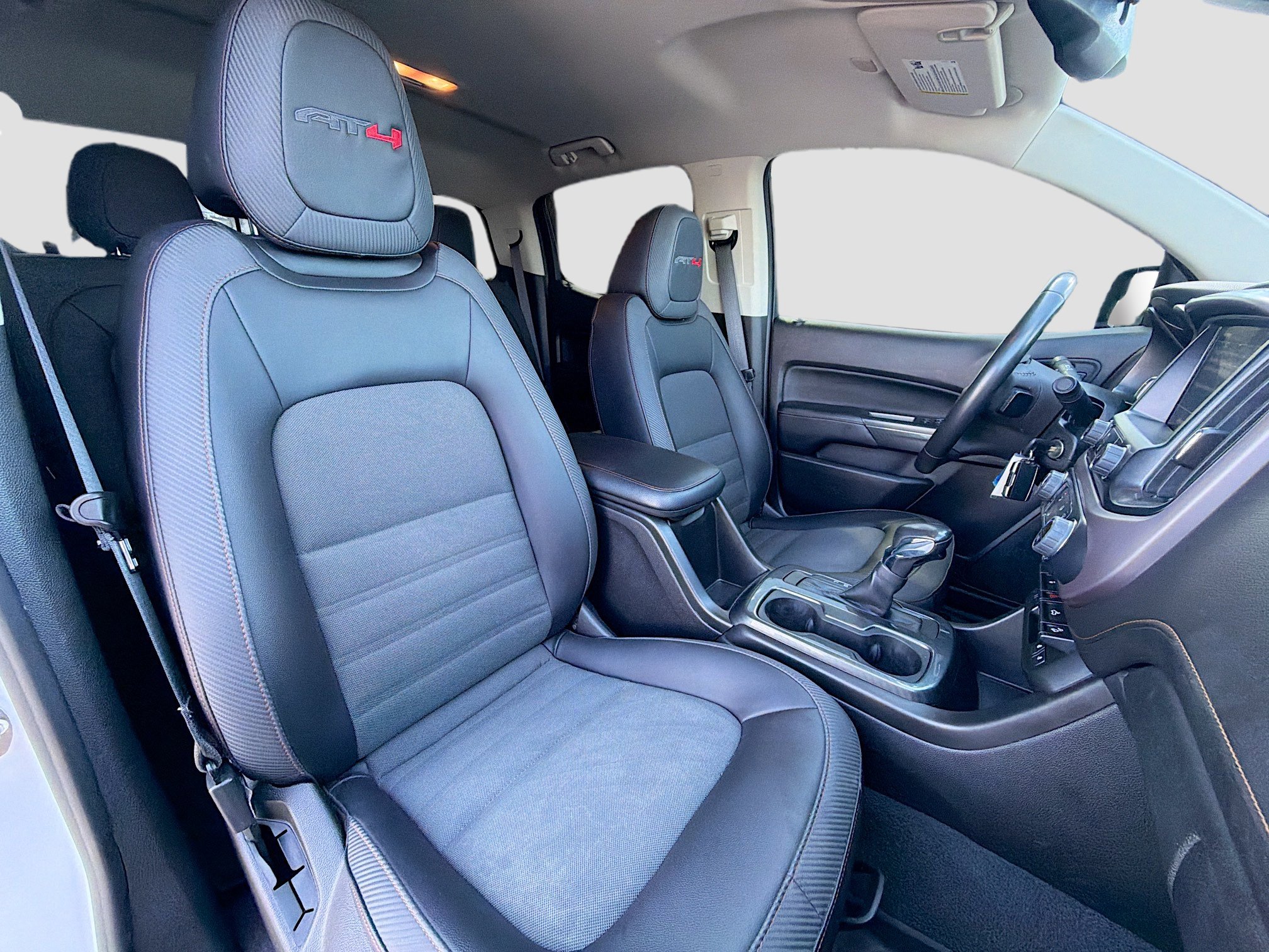 Used 2022 GMC Canyon AT4 w/ Trailering Package image 15