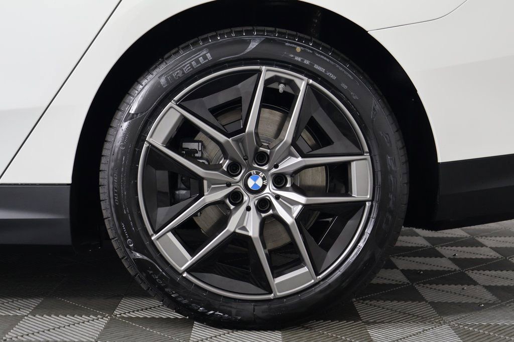 New 2026 BMW i5 eDrive40 w/ Premium Package image 10