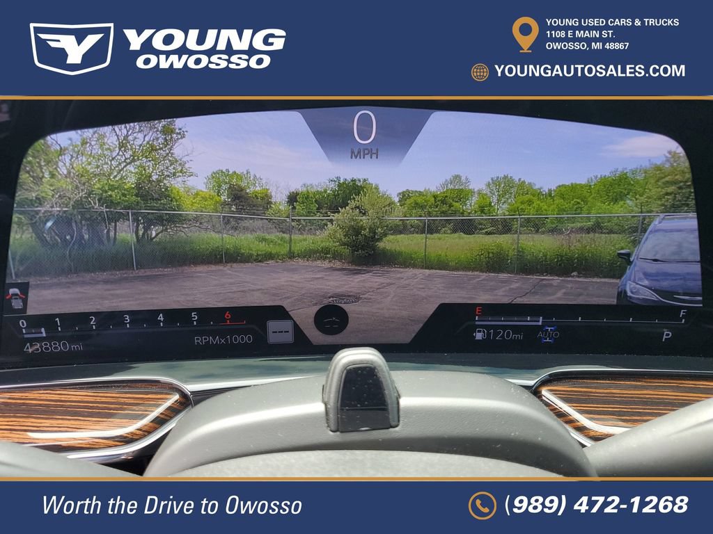 Certified 2024 Cadillac Escalade Premium Luxury w/ LPO, Floor Liner Package AWD/4WD image 13