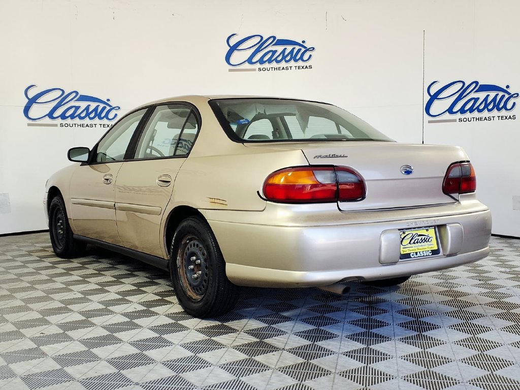 Used 2003 Chevrolet Malibu V6 FWD image 2