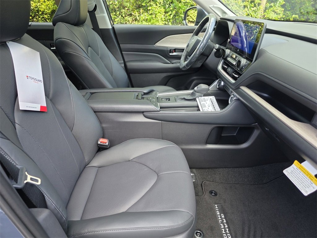New 2026 Toyota Grand Highlander Limited image 14