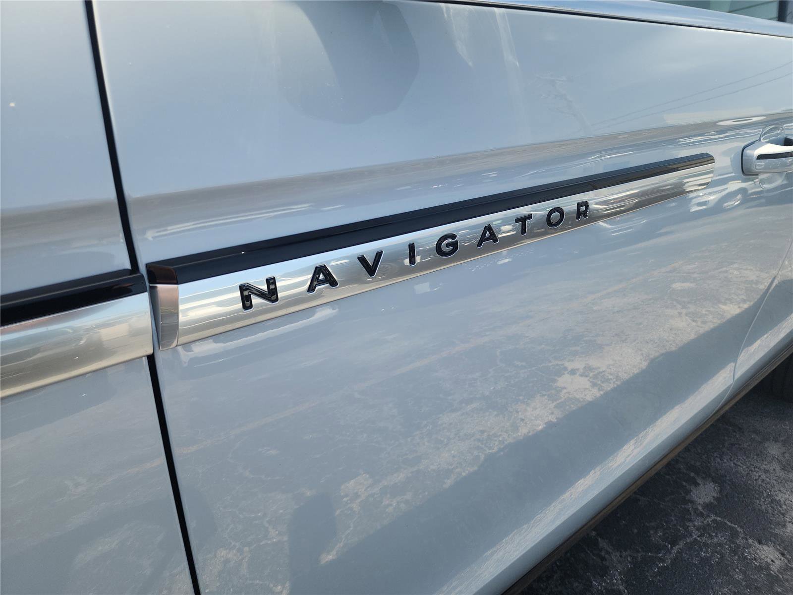 New 2026 Lincoln Navigator L Reserve AWD/4WD image 12