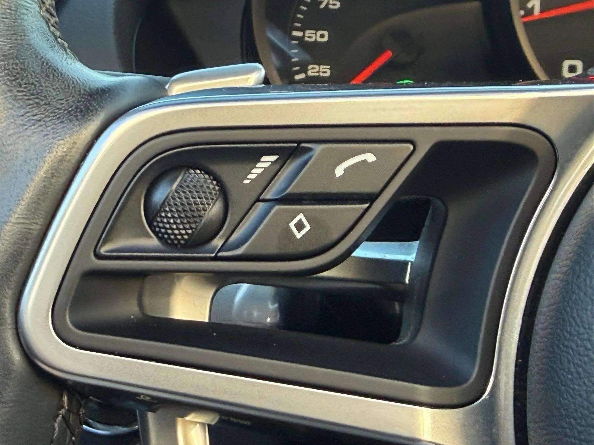 Used 2022 Porsche 718 Boxster image 20