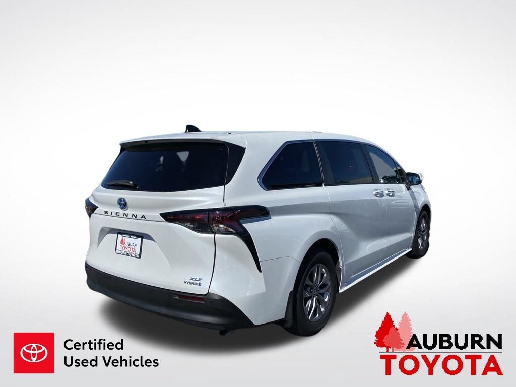 Certified 2023 Toyota Sienna XLE FWD image 7