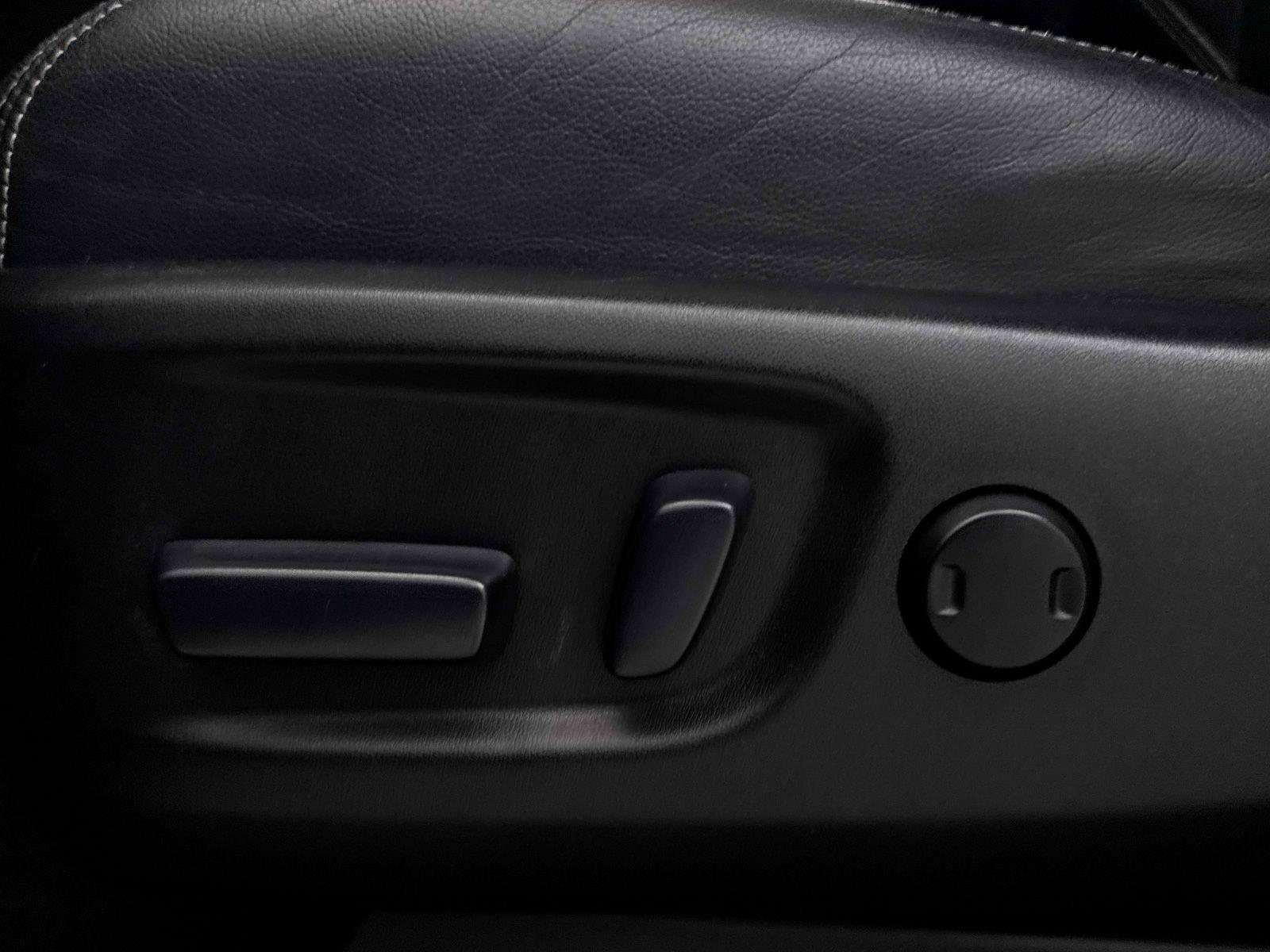 Used 2017 Toyota Sienna SE Premium FWD image 22