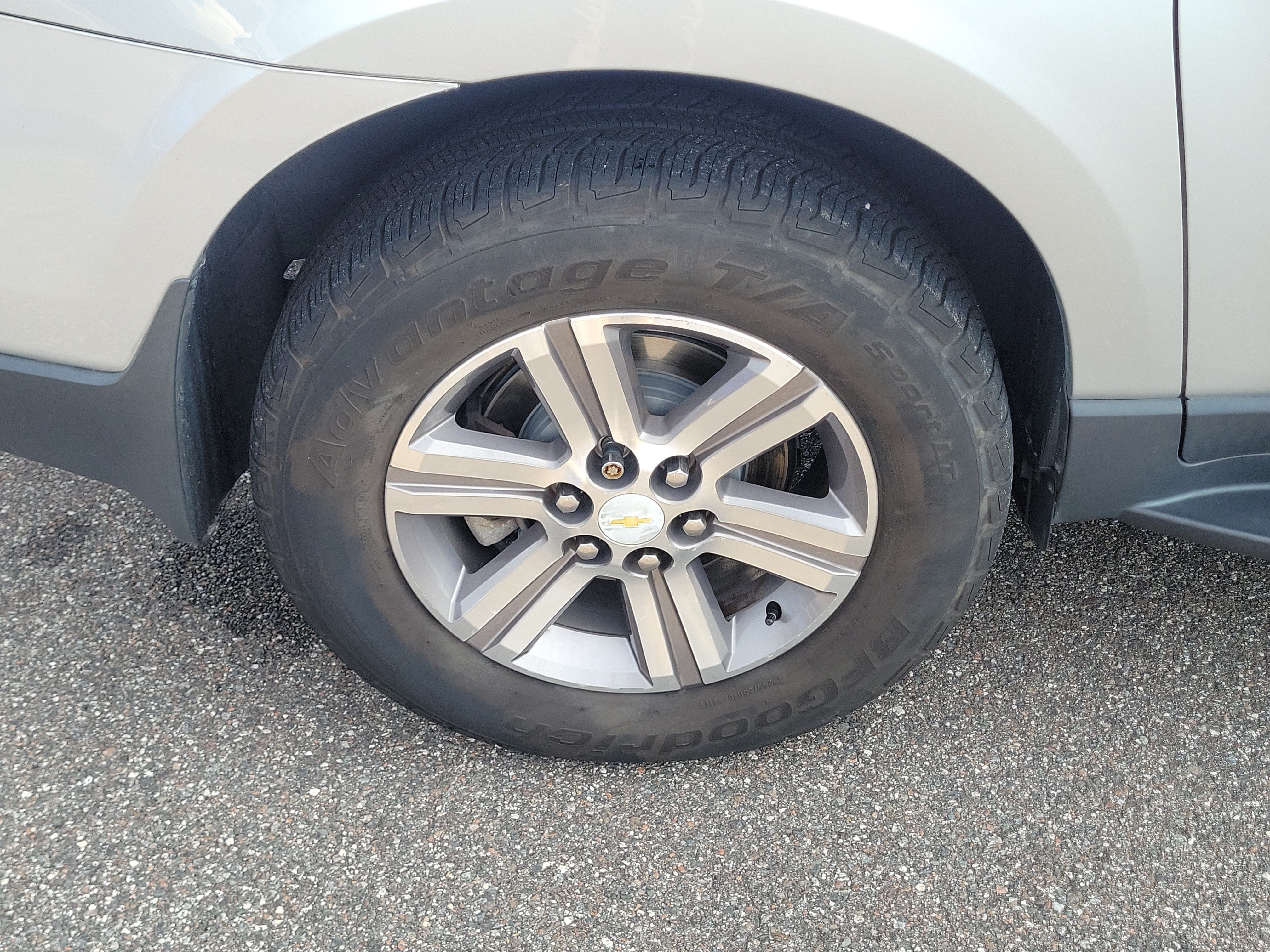 Used 2017 Chevrolet Traverse LT FWD image 34