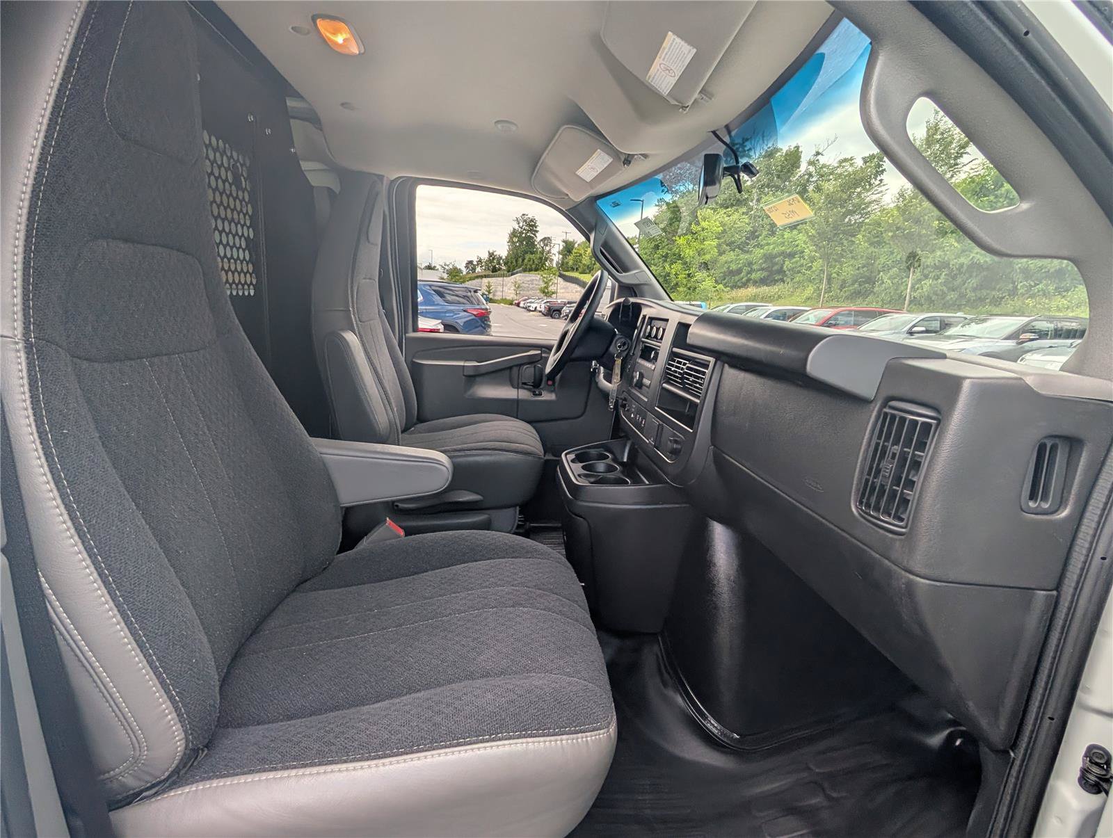 Used 2025 GMC Savana 2500 w/ Driver Convenience Package RWD image 10