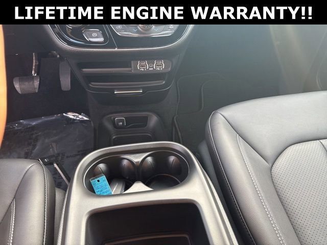 New 2025 Chrysler Voyager LX image 29