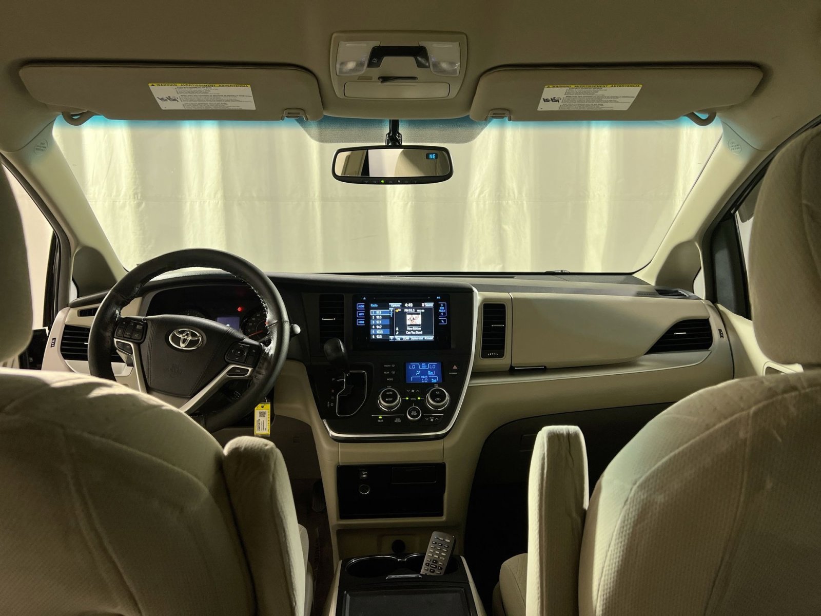 Used 2015 Toyota Sienna LE image 17