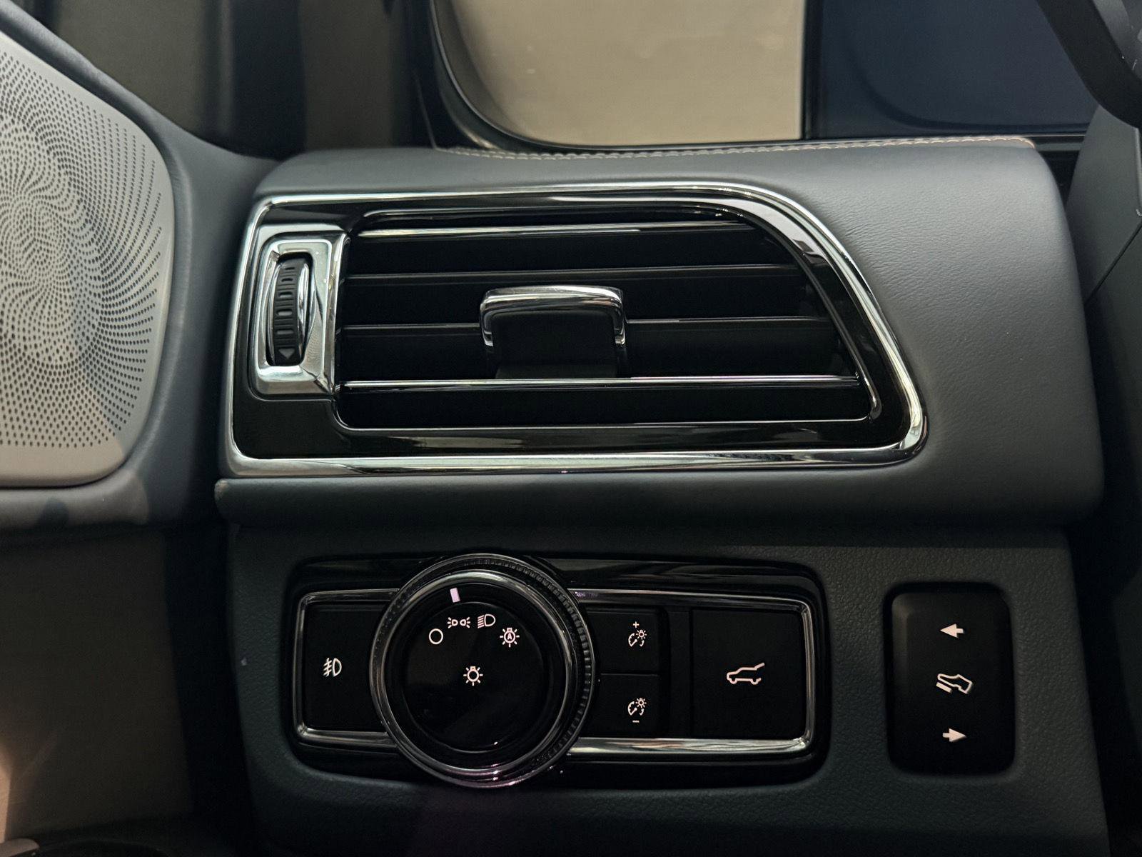 Used 2018 Lincoln Navigator L Black Label image 29