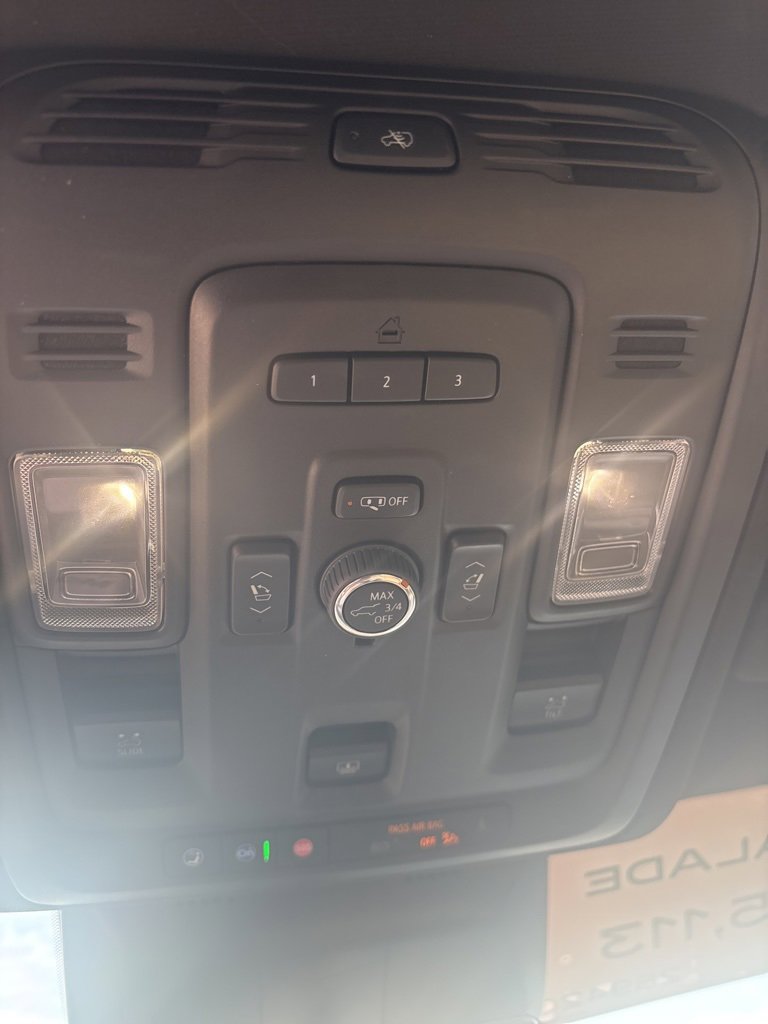 Used 2023 Cadillac Escalade Premium Luxury w/ Performance Package image 34