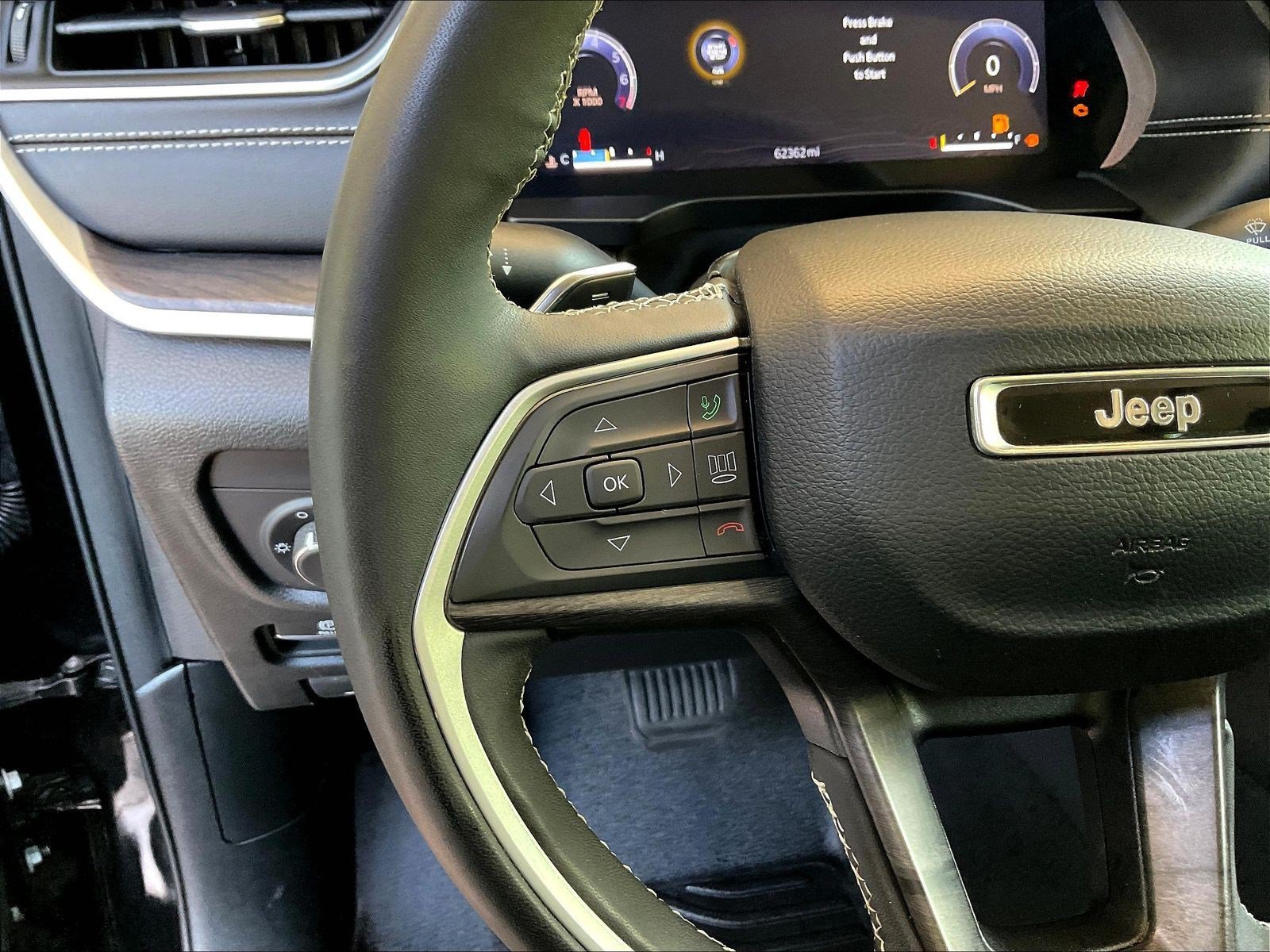 Used 2023 Jeep Grand Cherokee Limited AWD/4WD image 11