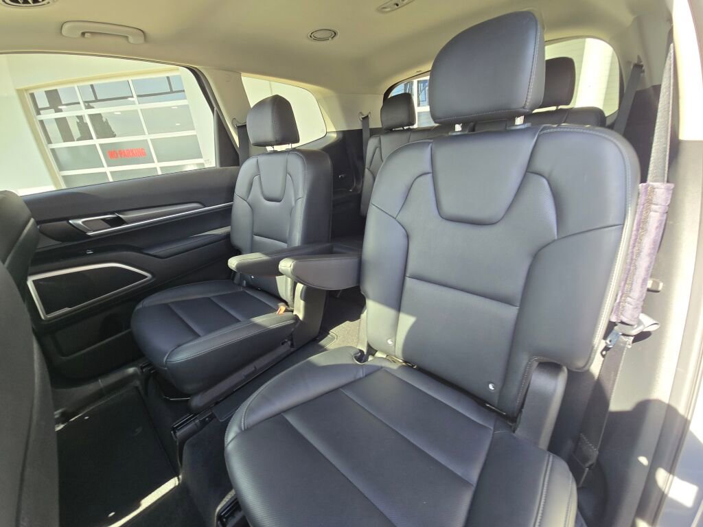 Used 2021 Kia Telluride S AWD/4WD image 14