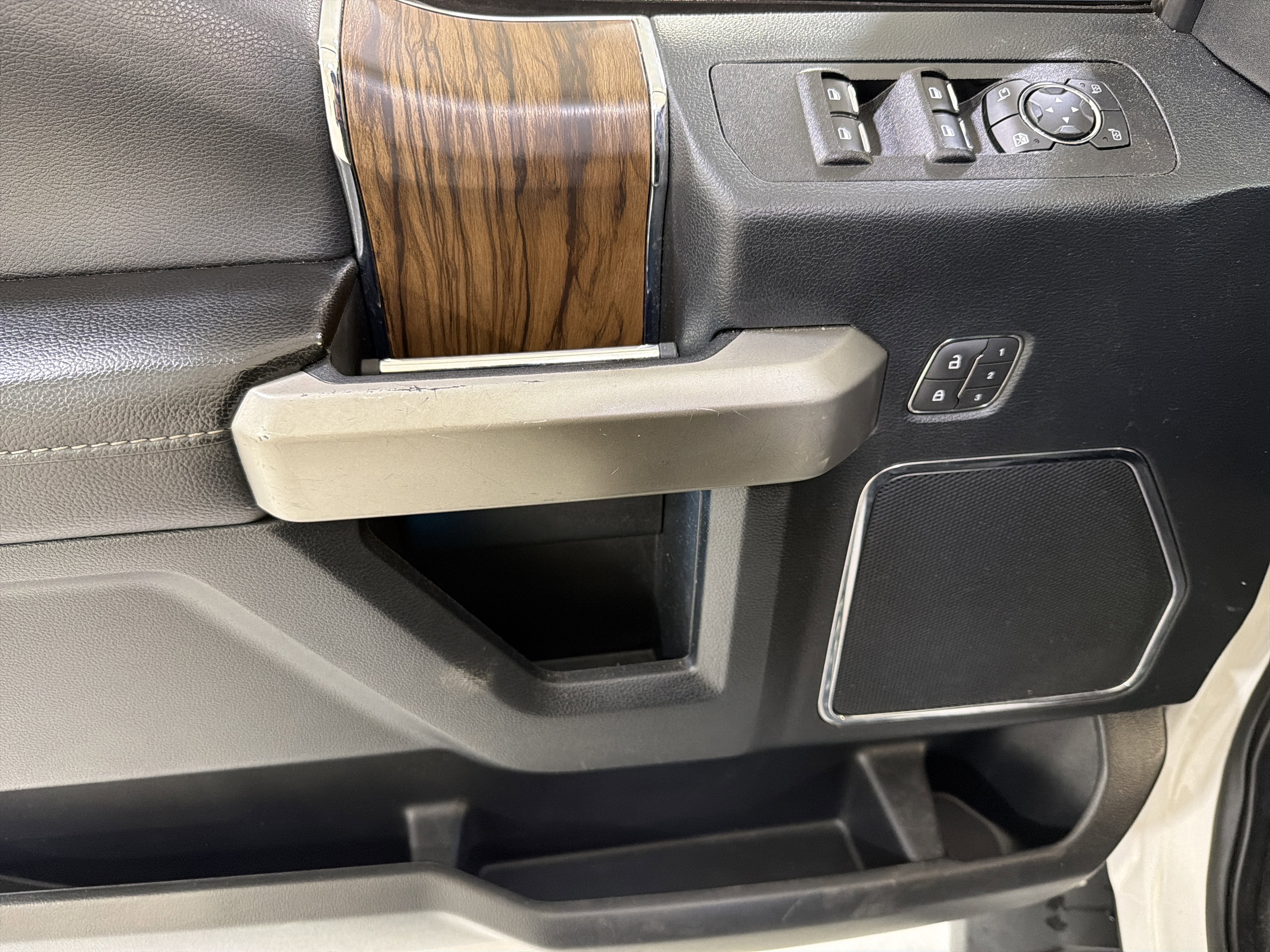 Used 2019 Ford F150 Lariat image 14