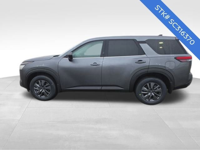 New 2025 Nissan Pathfinder S image 4