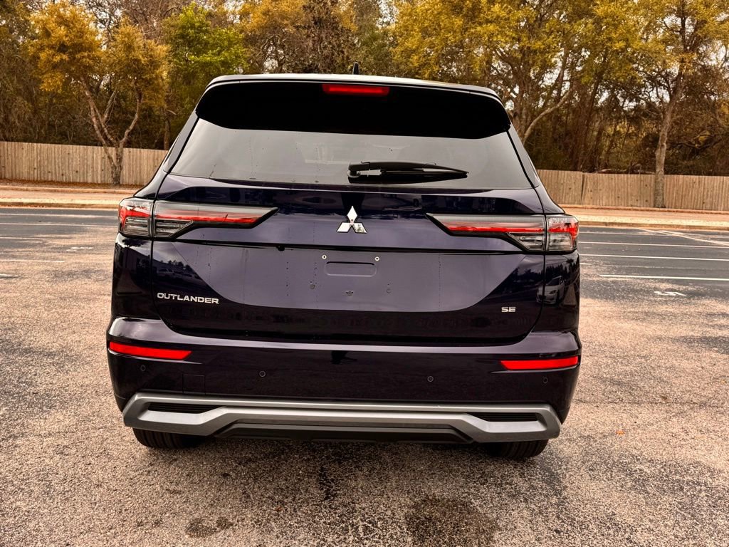 New 2026 Mitsubishi Outlander SE FWD image 7