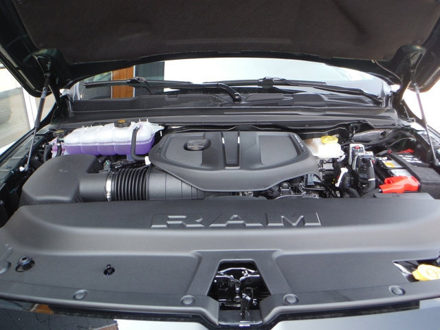 New 2027 RAM 1500 4x4 Crew Cab image 8