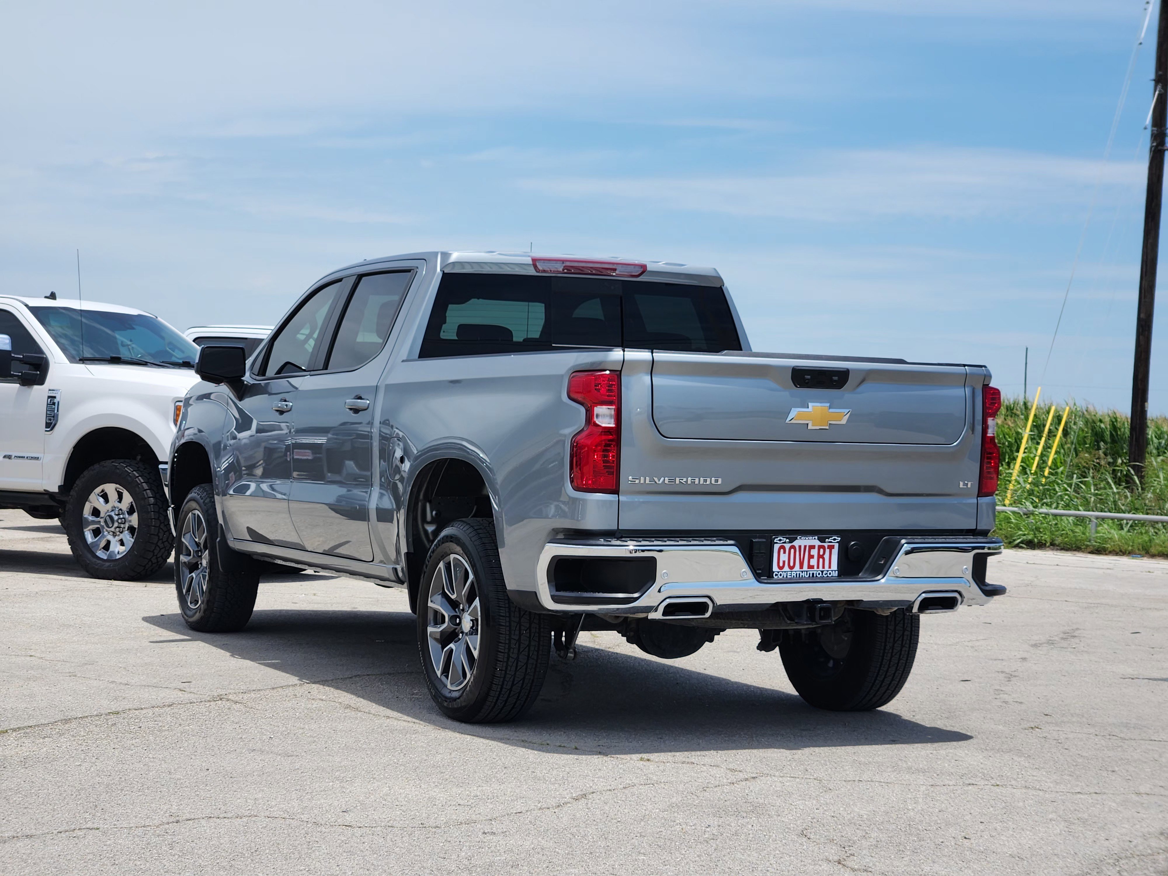 Used 2024 Chevrolet Silverado 1500 LT w/ Z71 Off-Road Package AWD/4WD image 5