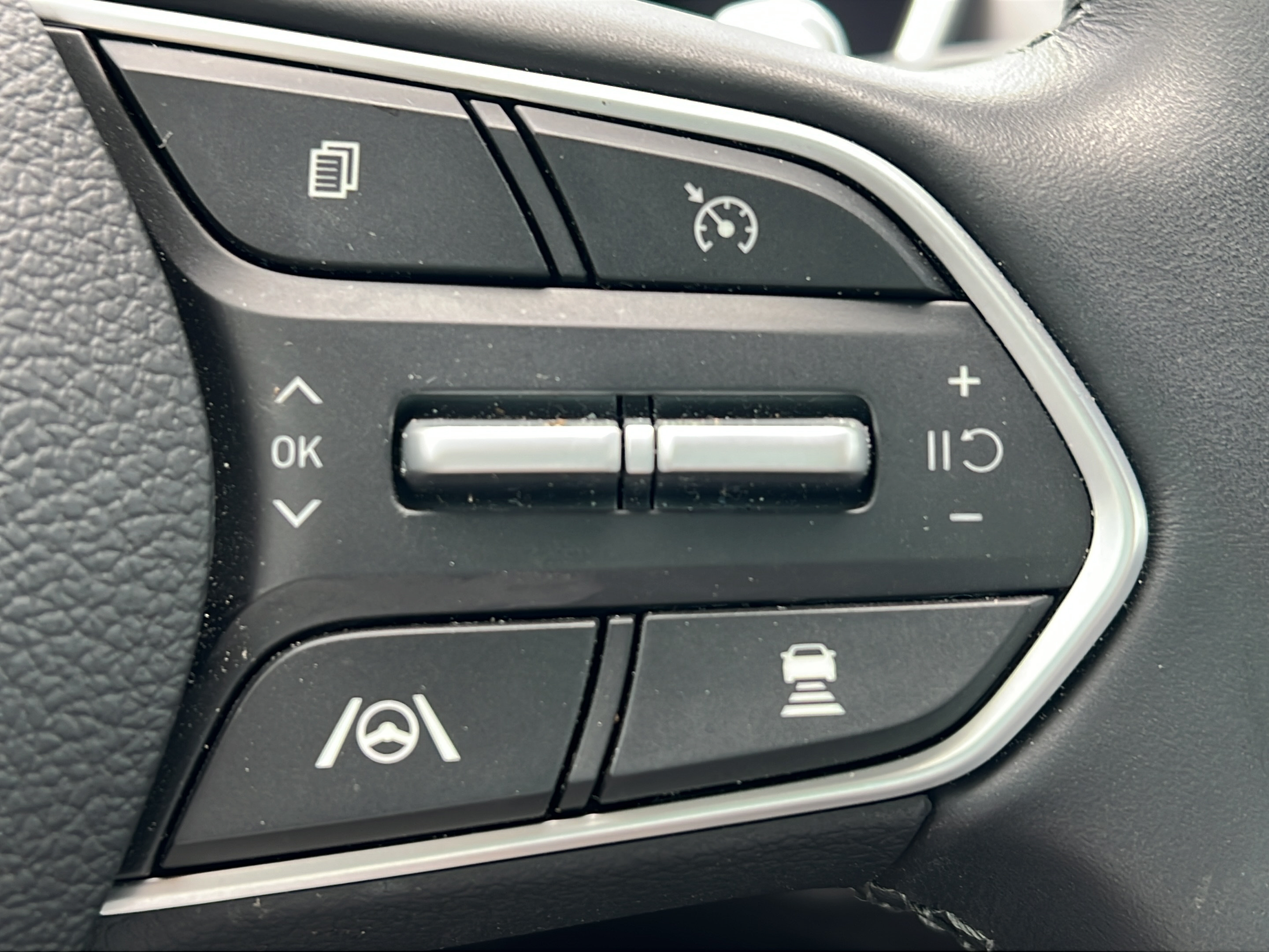 Certified 2023 Hyundai Santa Fe SEL w/ Premium Package FWD image 23