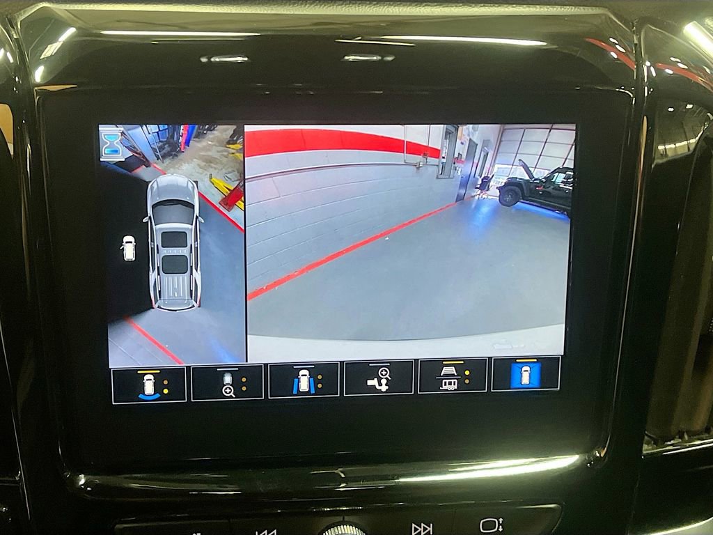 Used 2022 Chevrolet Traverse RS w/ LPO, Floor Liner Package image 14