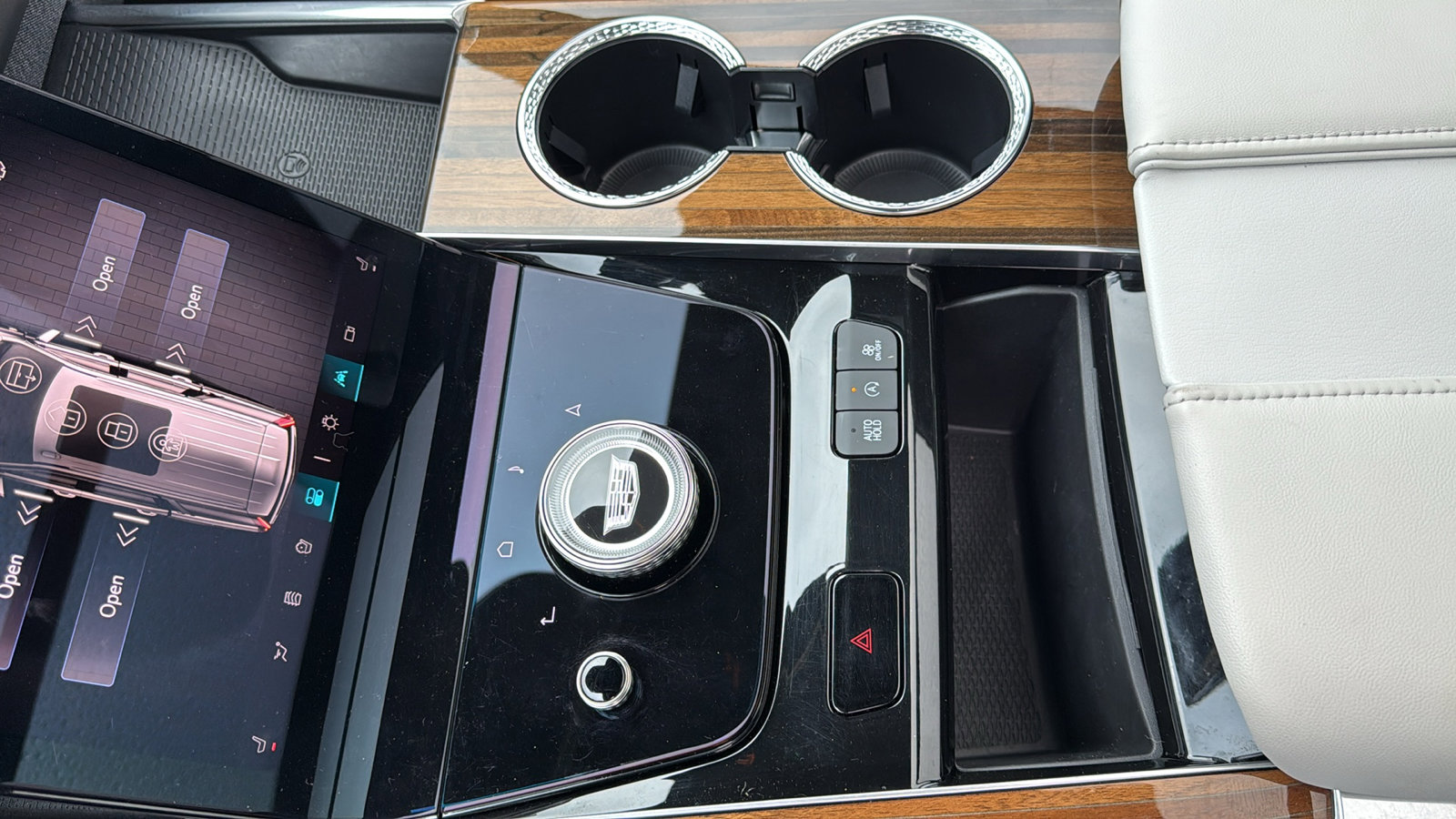 Used 2025 Cadillac Escalade Premium Luxury Platinum image 23