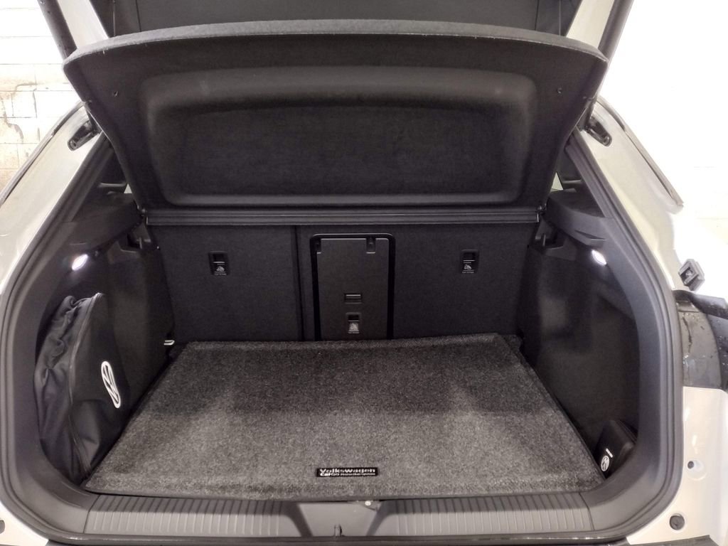 New 2026 Volkswagen ID.4 Pro S Plus AWD/4WD image 17