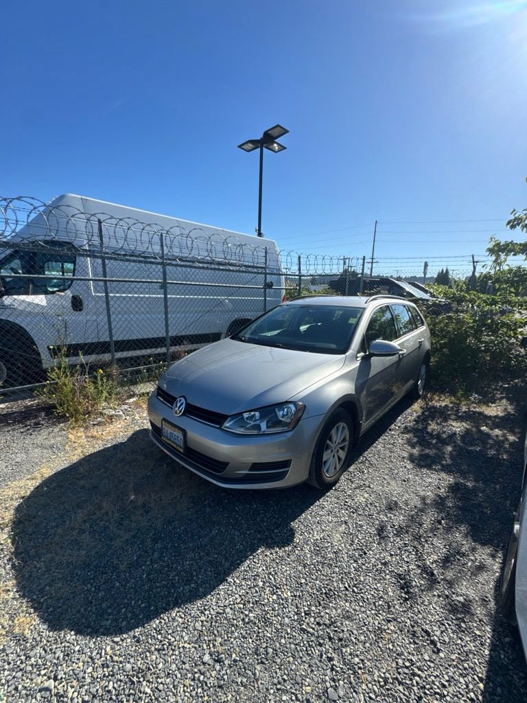 Used 2016 Volkswagen Golf S FWD image 1