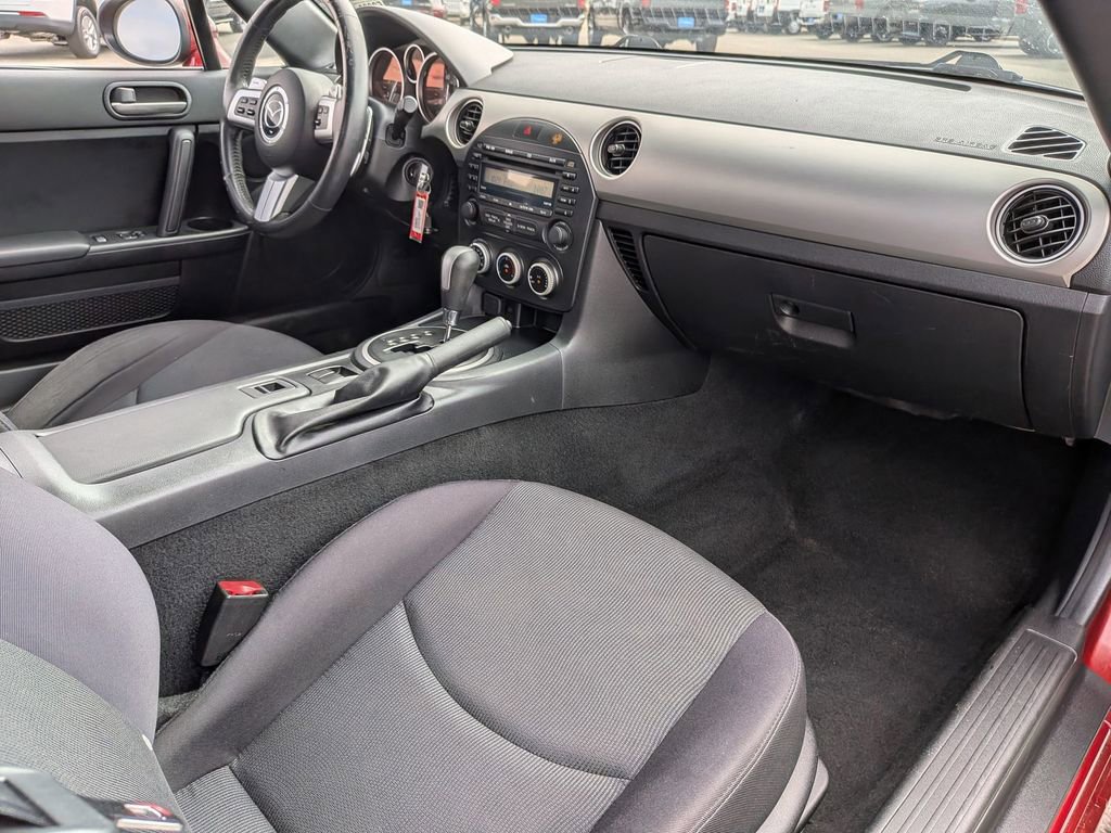 Used 2010 MAZDA MX-5 Miata Touring image 29