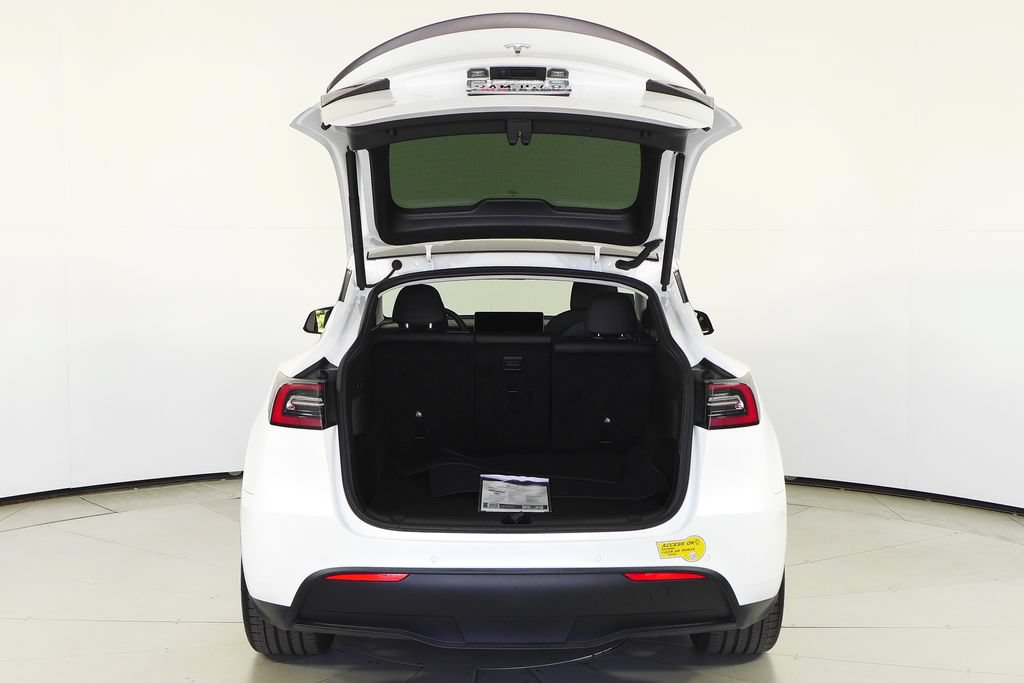 Used 2022 Tesla Model Y Performance AWD/4WD image 10