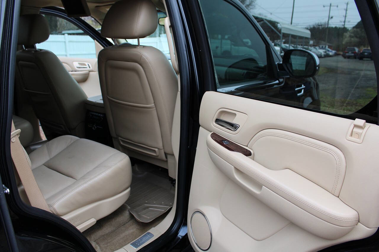 Used 2009 Cadillac Escalade AWD image 39