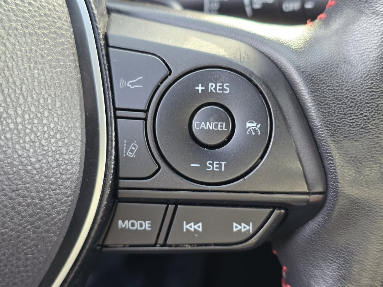 Used 2022 Toyota RAV4 XSE image 32