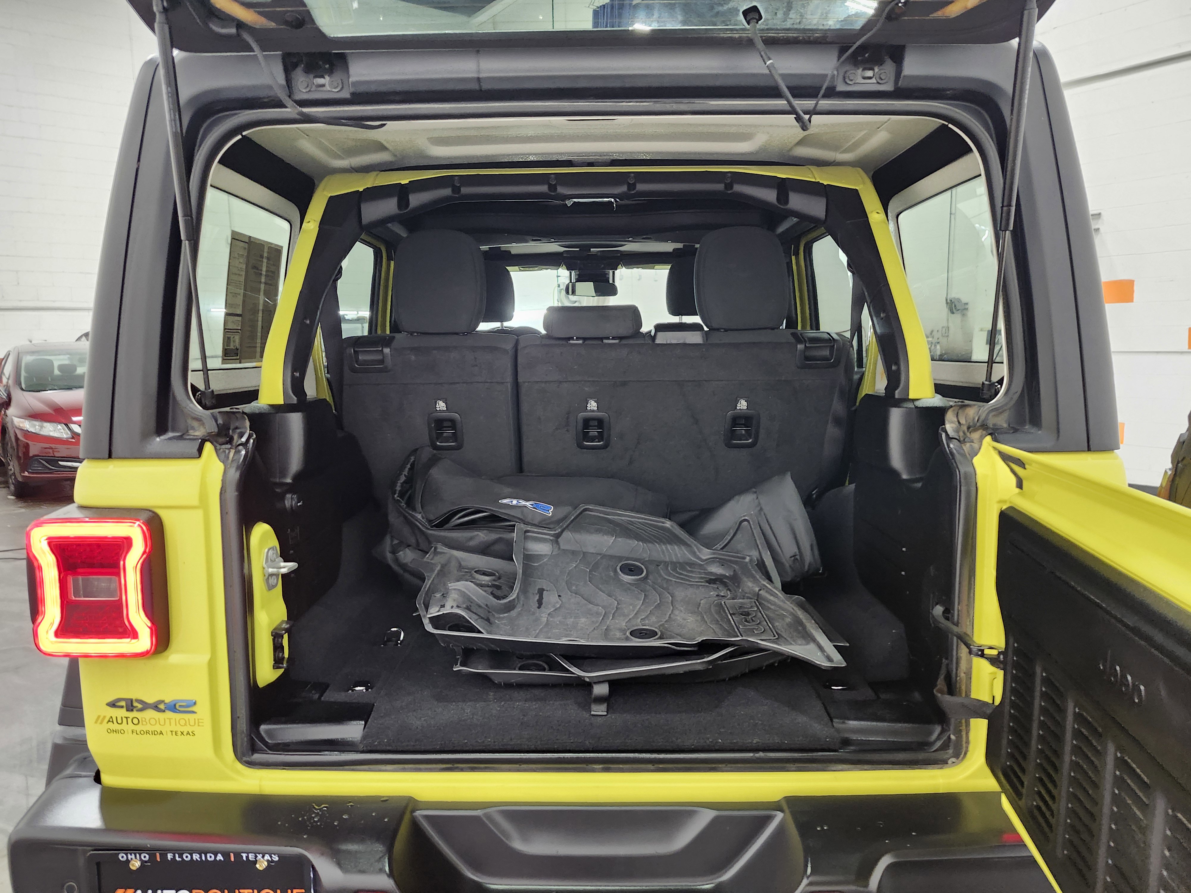 Used 2024 Jeep Wrangler Unlimited Rubicon 4xe w/ Safety Group image 15