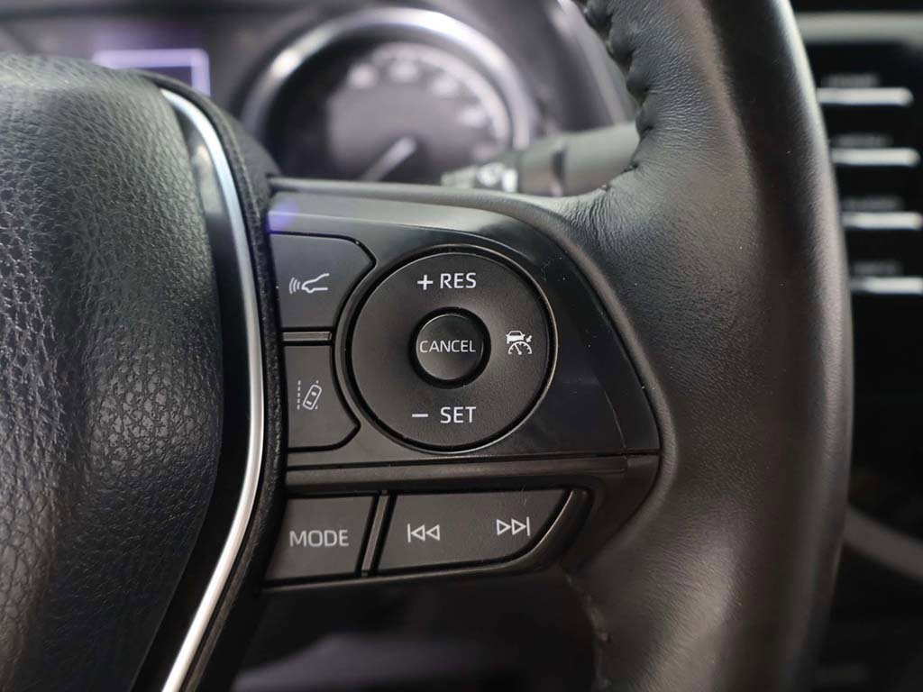 Used 2018 Toyota Camry SE image 37