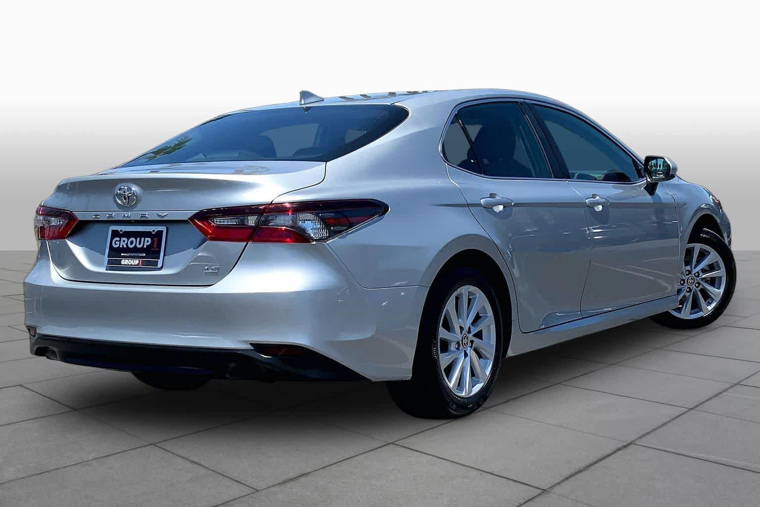 Used 2022 Toyota Camry LE w/ Carpet Mat Package (TMS) FWD image 12