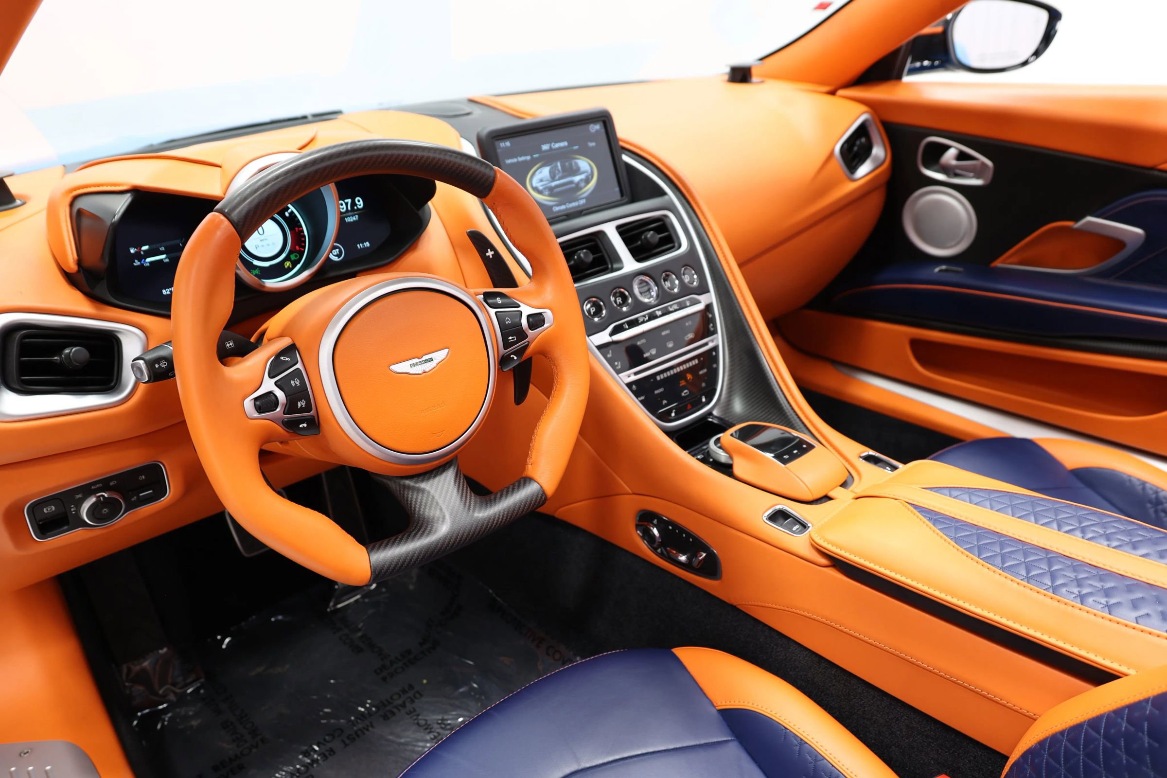 Used 2022 Aston Martin DBS Superleggera Volante RWD image 2
