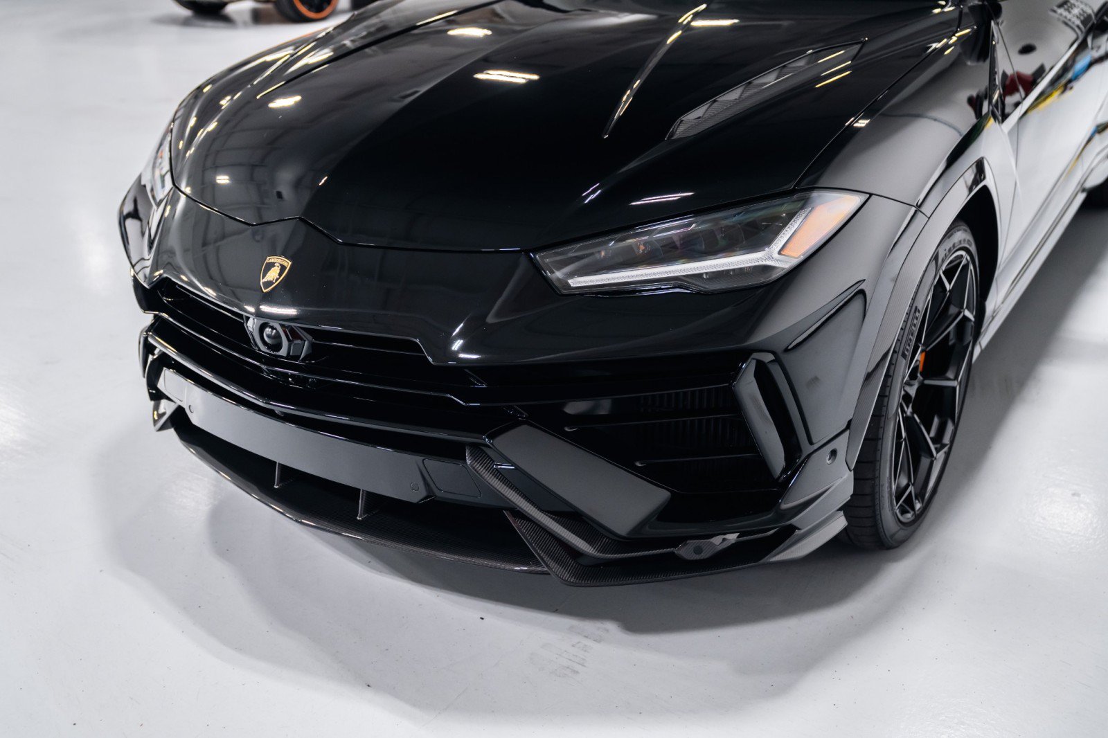 Used 2024 Lamborghini Urus Performante AWD/4WD image 34