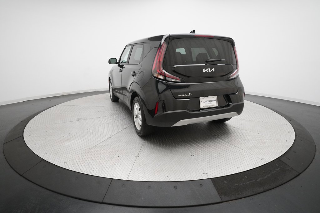 Used 2023 Kia Soul LX w/ LX Technology Package image 32