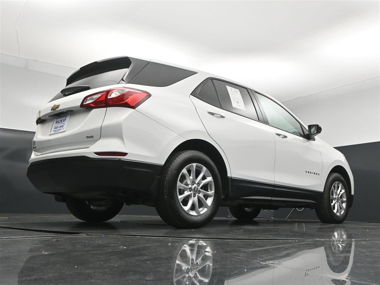 Used 2019 Chevrolet Equinox LS w/ LS Convenience Package AWD/4WD image 32