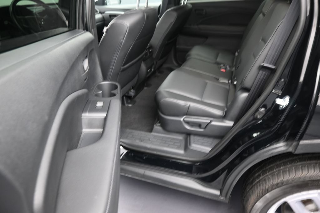 Used 2025 Honda Passport EX-L image 11