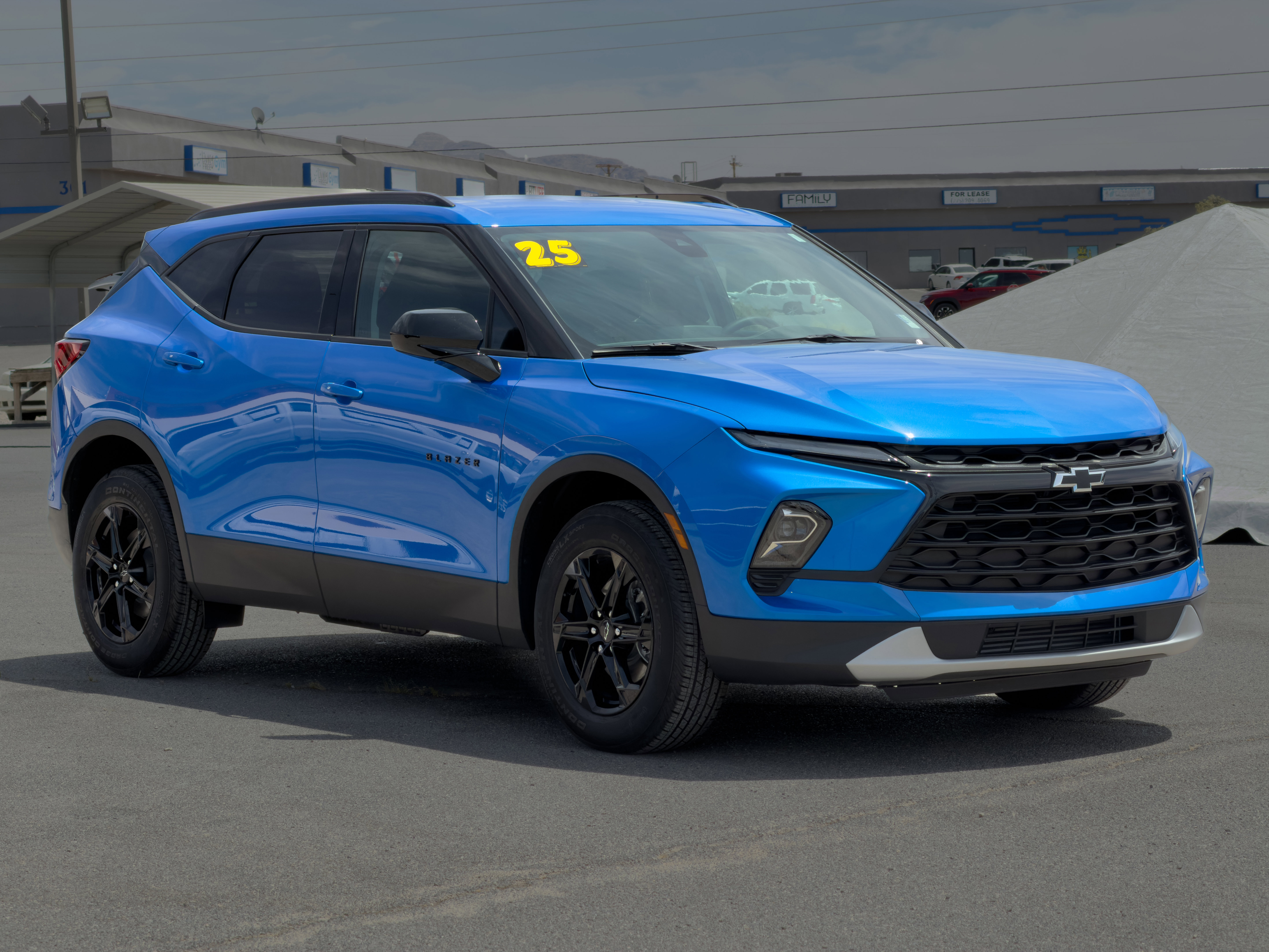 Used 2025 Chevrolet Blazer LT w/ Midnight/Sport Edition FWD image 7