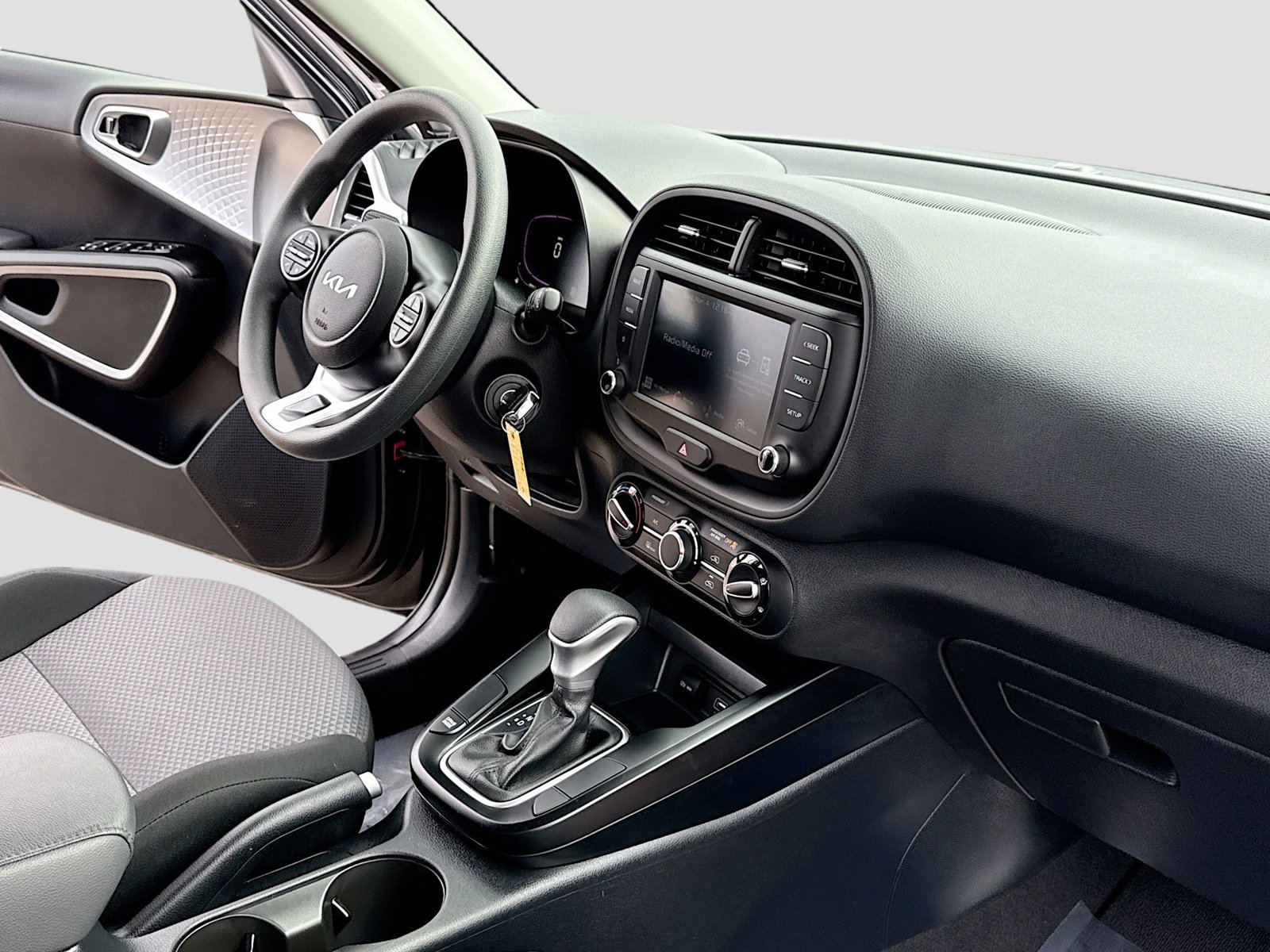 Used 2025 Kia Soul LX w/ LX Technology Package image 5