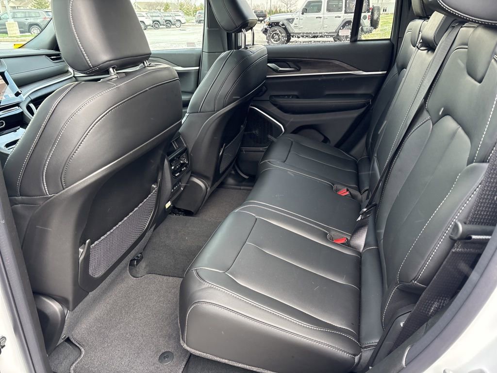 New 2026 Jeep Grand Cherokee Limited image 9