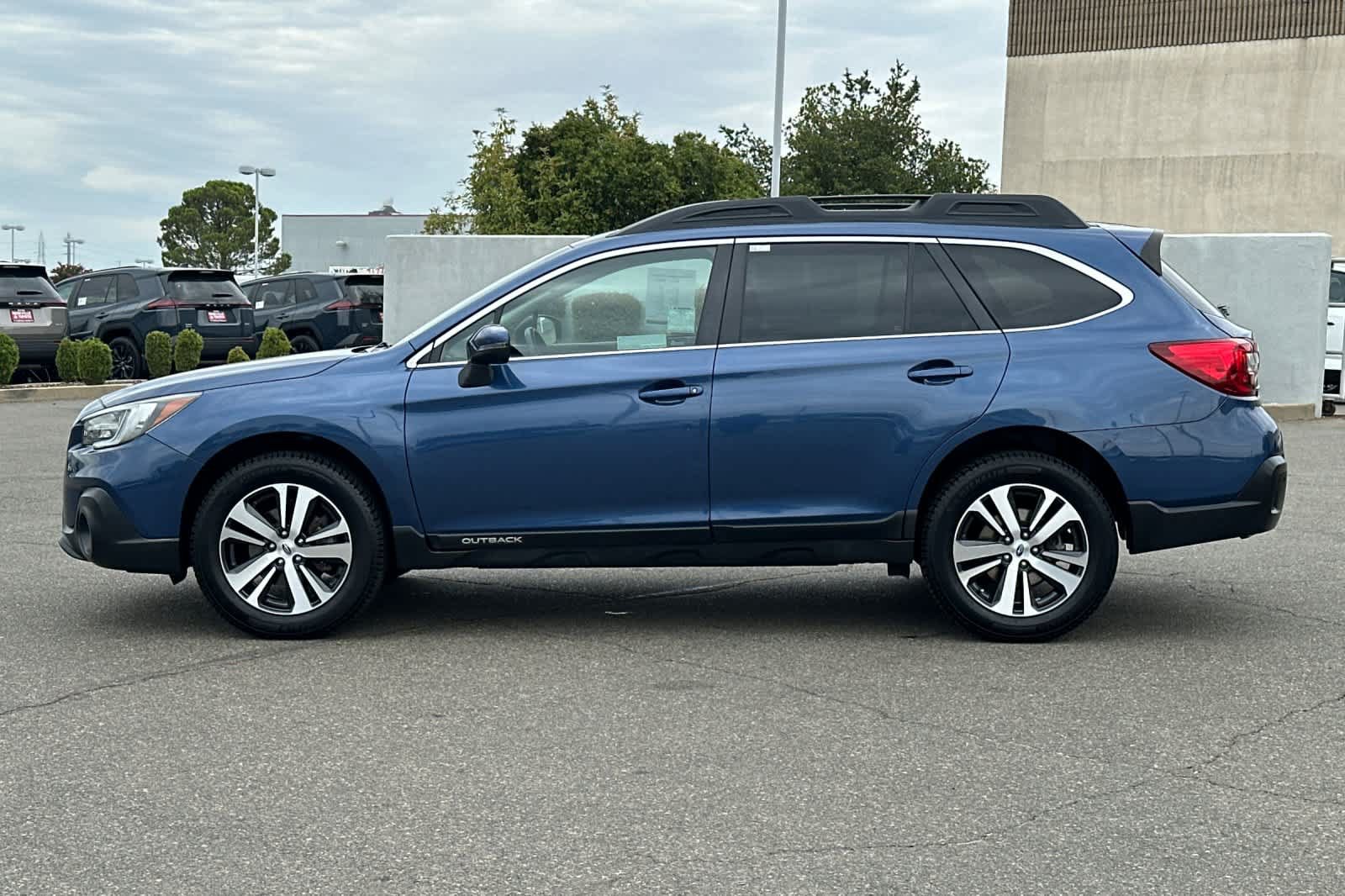 Used 2019 Subaru Outback 3.6R Limited AWD/4WD image 9