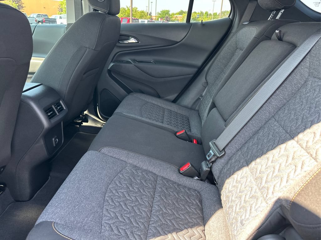 Used 2023 Chevrolet Equinox LT AWD/4WD image 12
